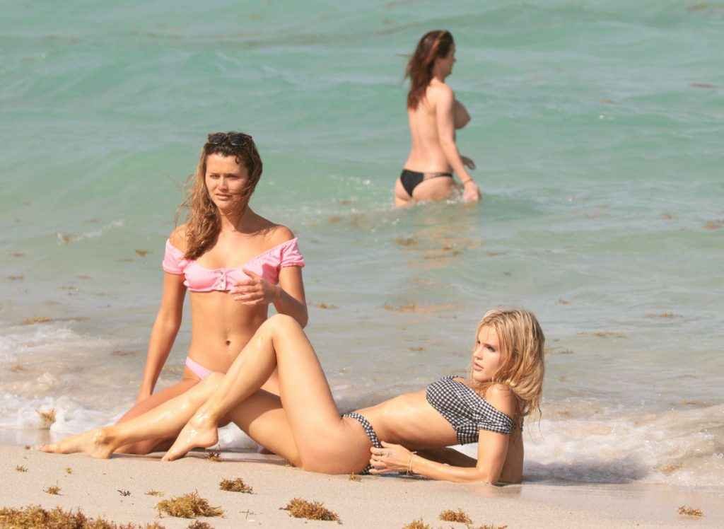 Joy Corrigan et sa soeur en bikini à Miami