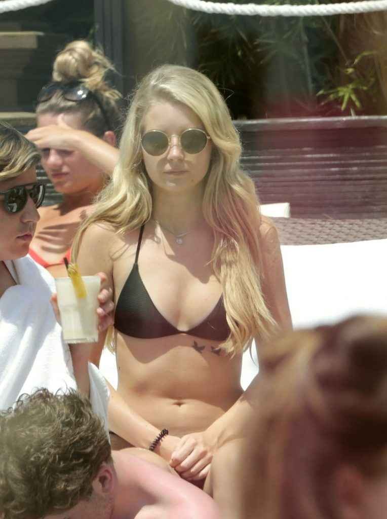 Lottie Moss en bikini à Marbella