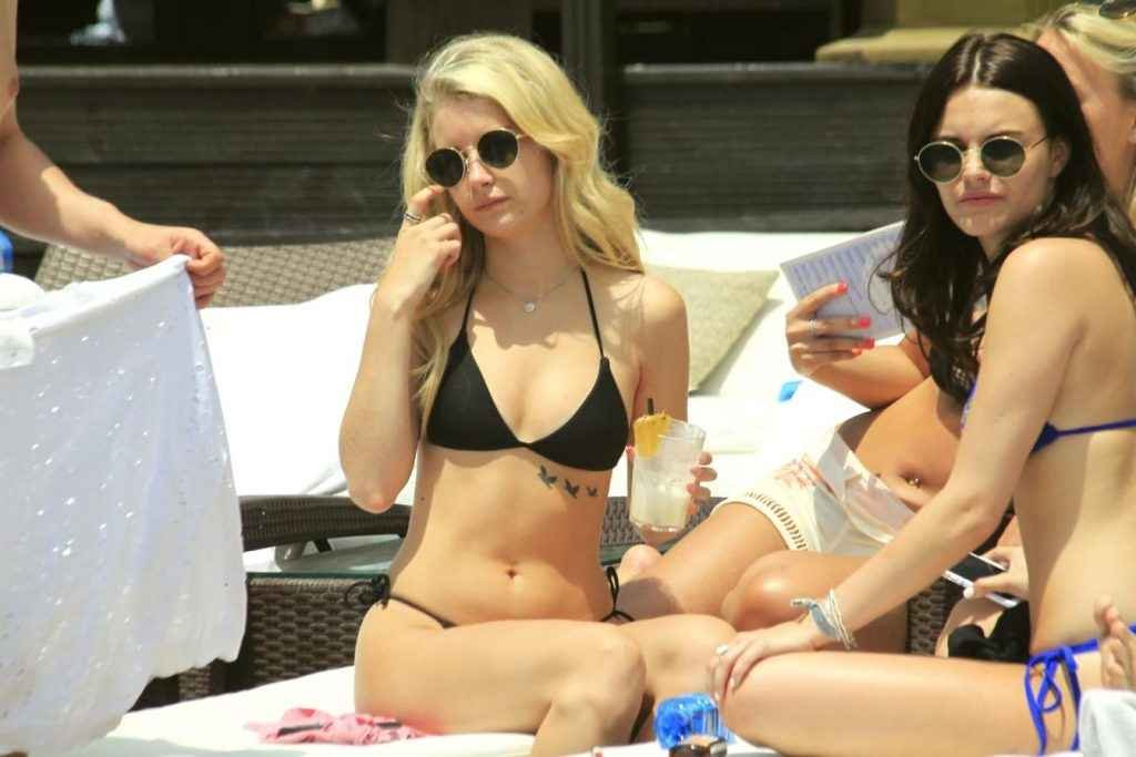 Lottie Moss en bikini à Marbella