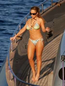 Mariah Carey en bikini à Capri