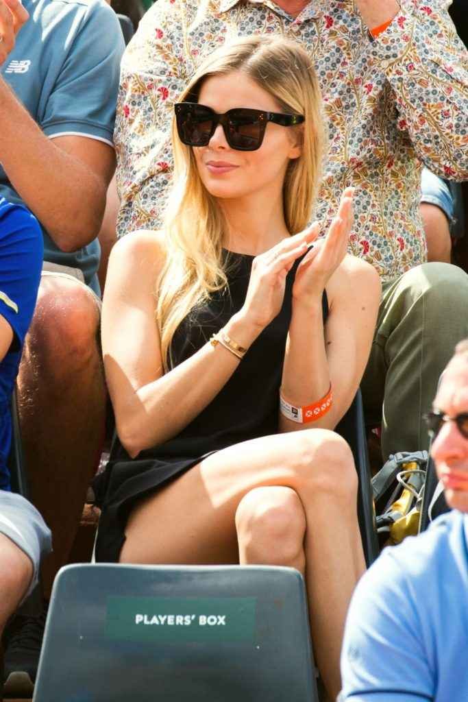 Danielle Knudson en mini-jupe à Roland Garros