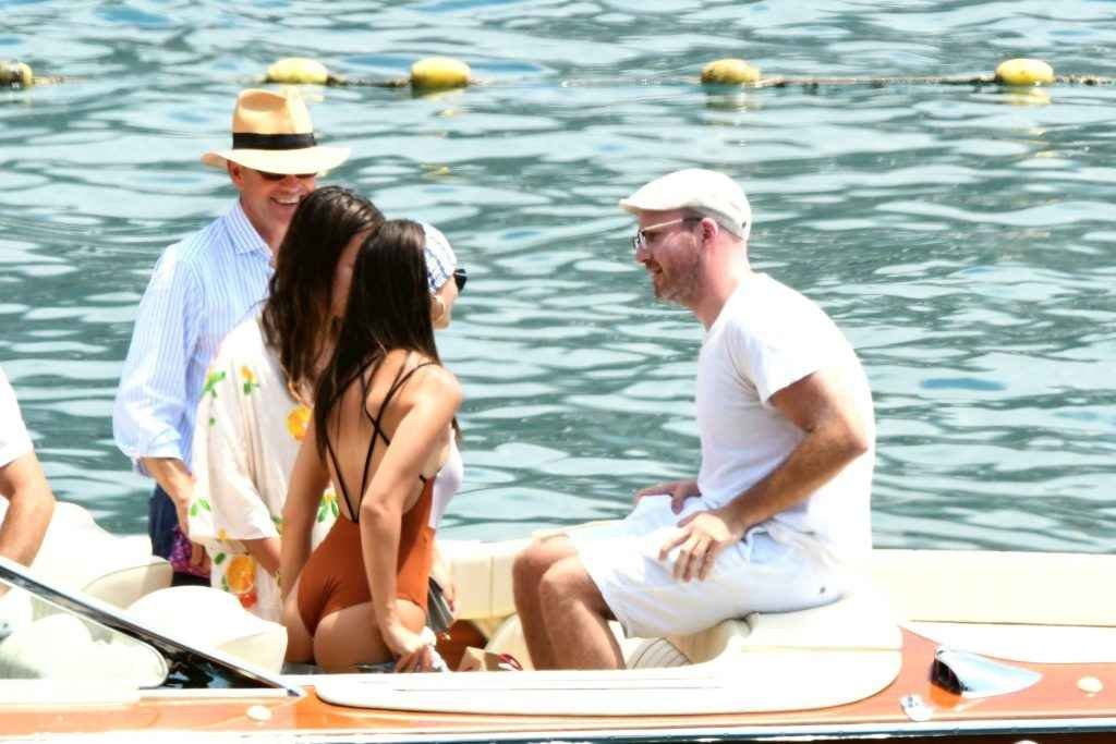 Emily Ratajkowski en maillot de bain en Italie