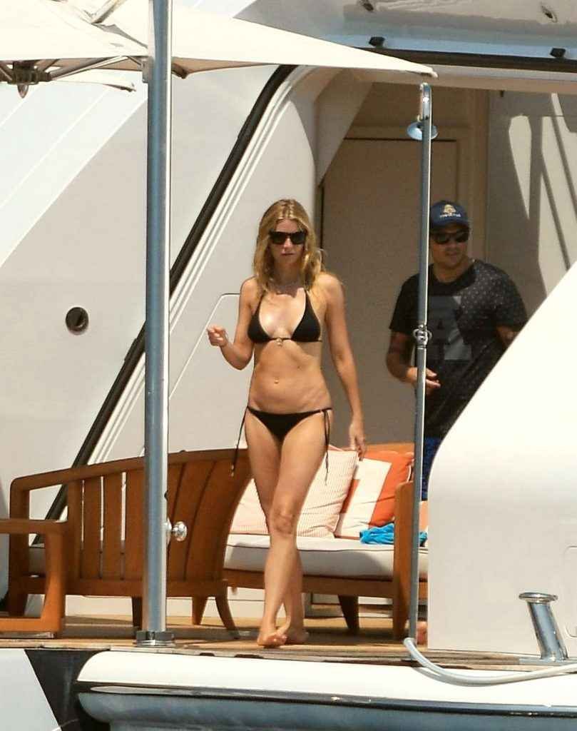 Gwyneth Paltrow en bikini à Saint-Tropez