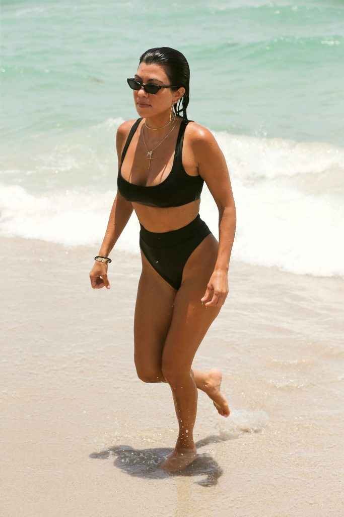 Kourtney Kardashian en bikini à Miami