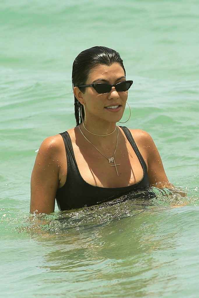 Kourtney Kardashian en bikini à Miami