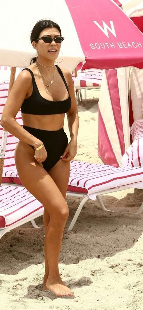 Kourtney Kardashian en bikini à Miami