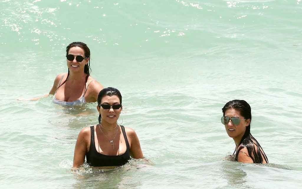 Kourtney Kardashian en bikini à Miami