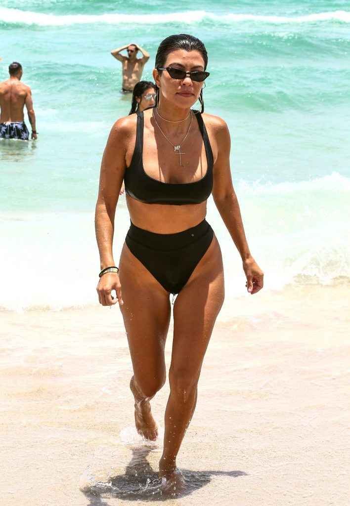 Kourtney Kardashian en bikini à Miami