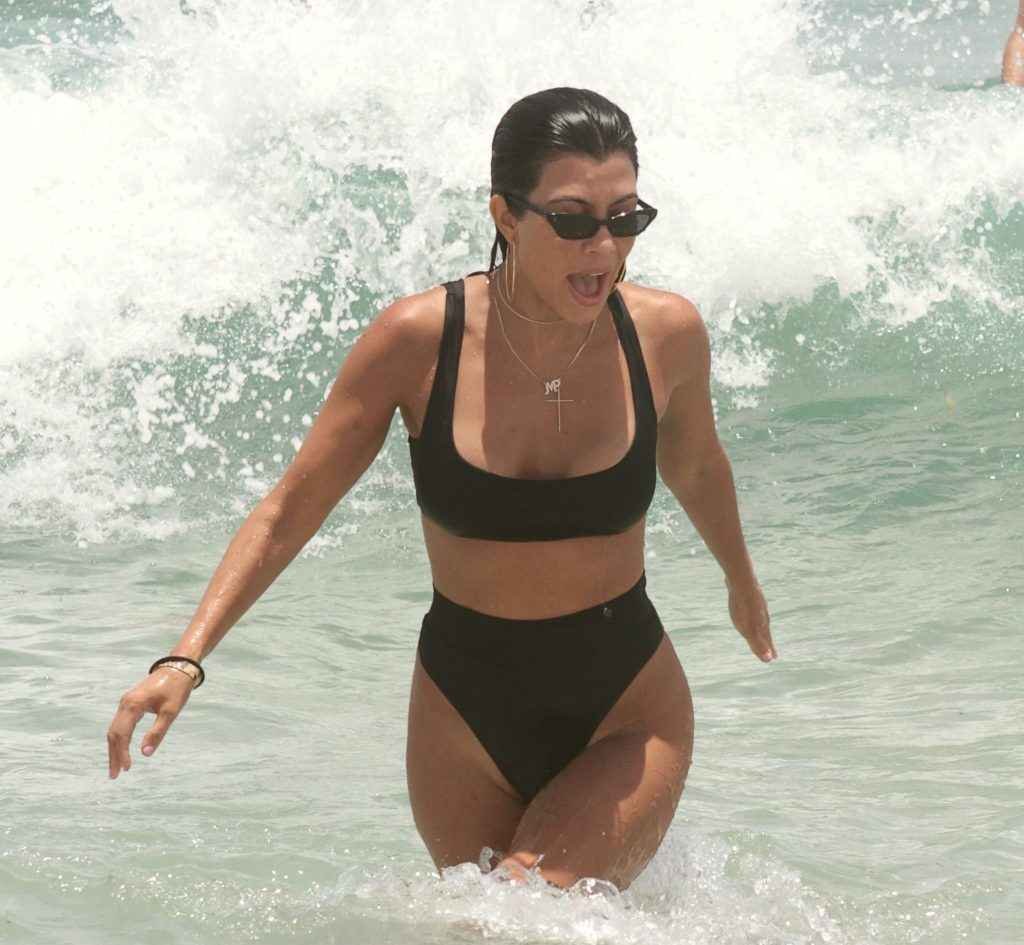 Kourtney Kardashian en bikini à Miami