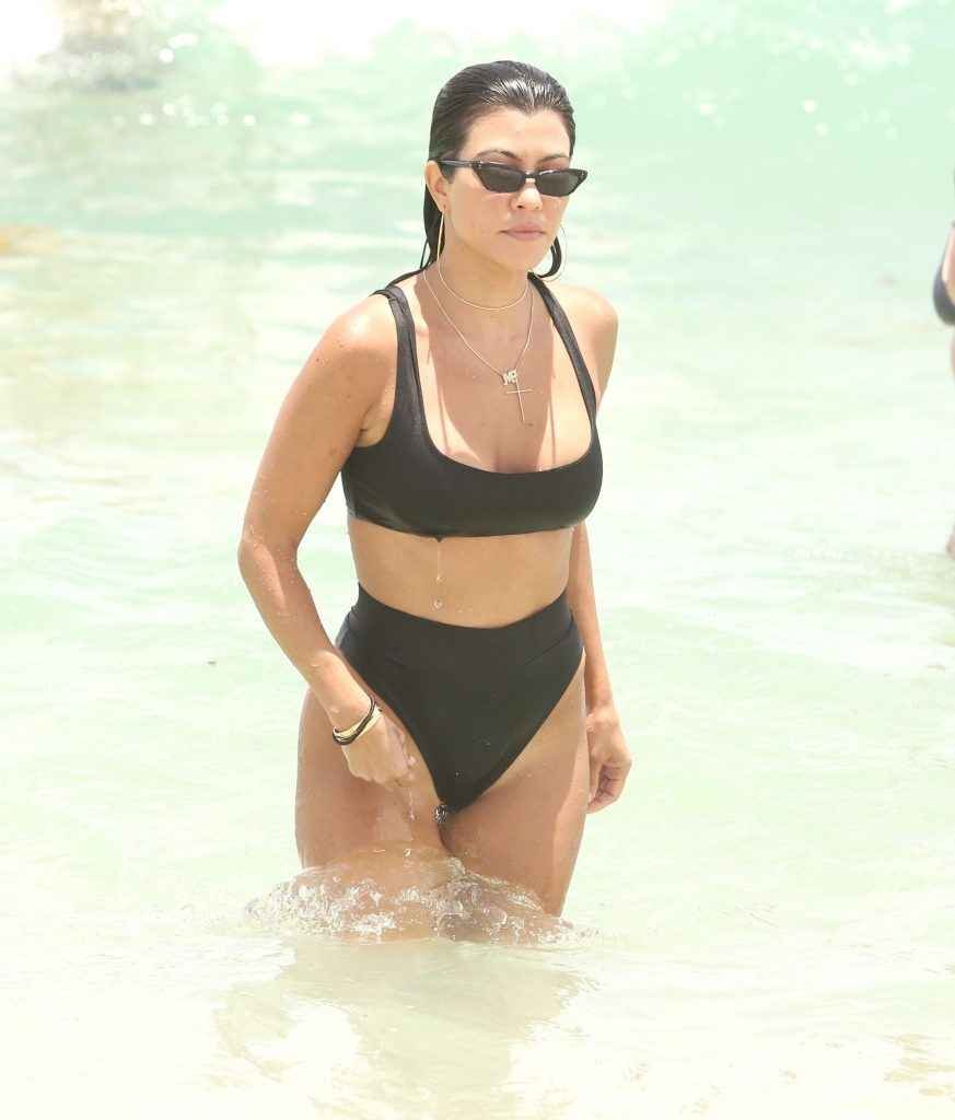 Kourtney Kardashian en bikini à Miami