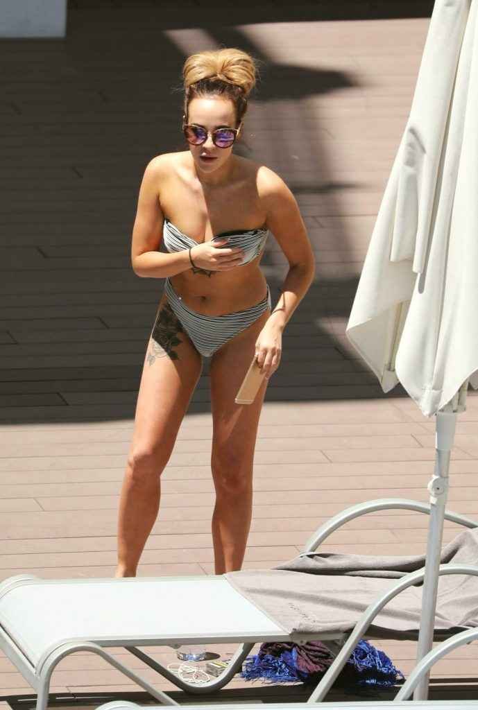 Stephanie Davis en bikini à Tenerife