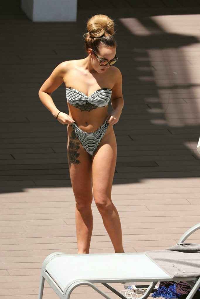 Stephanie Davis en bikini à Tenerife