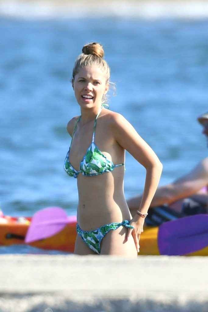 Victoria Swarowski en bikini à Saint-Tropez