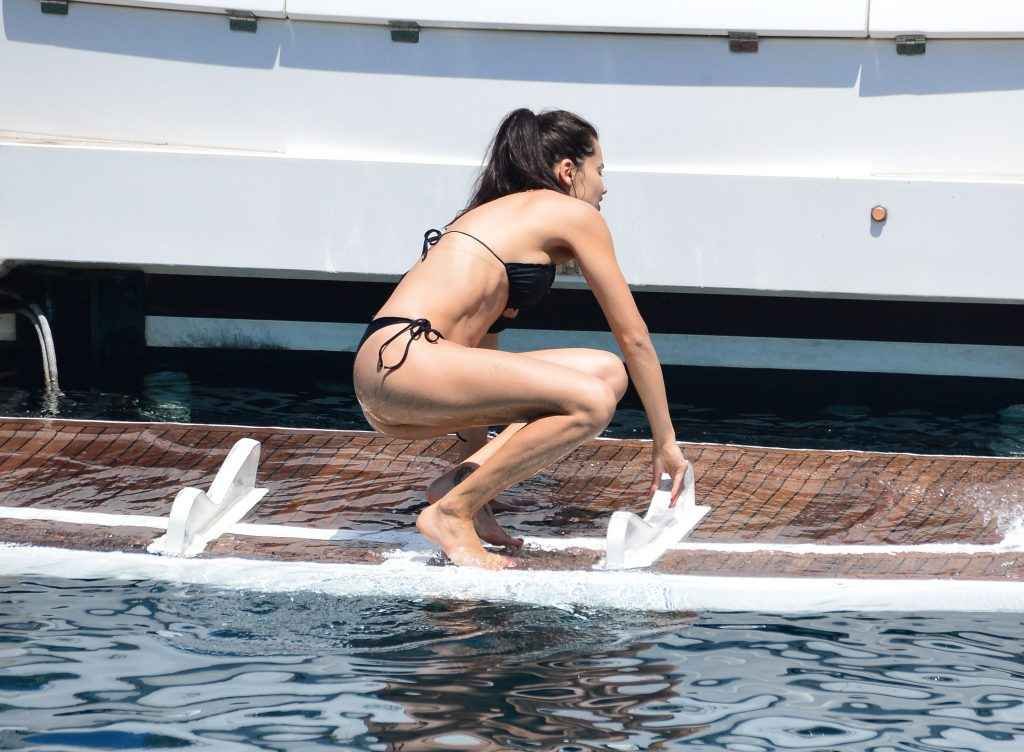 Adriana Lima en bikini en Turquie