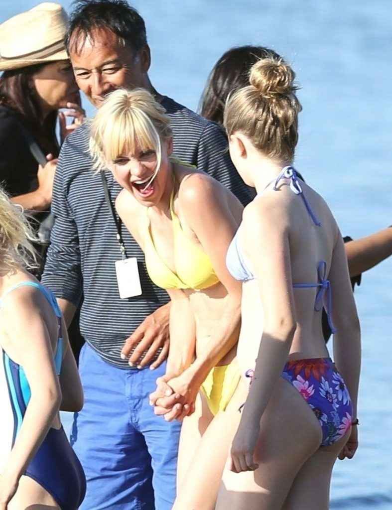 Anna Faris en bikini à Vancouver