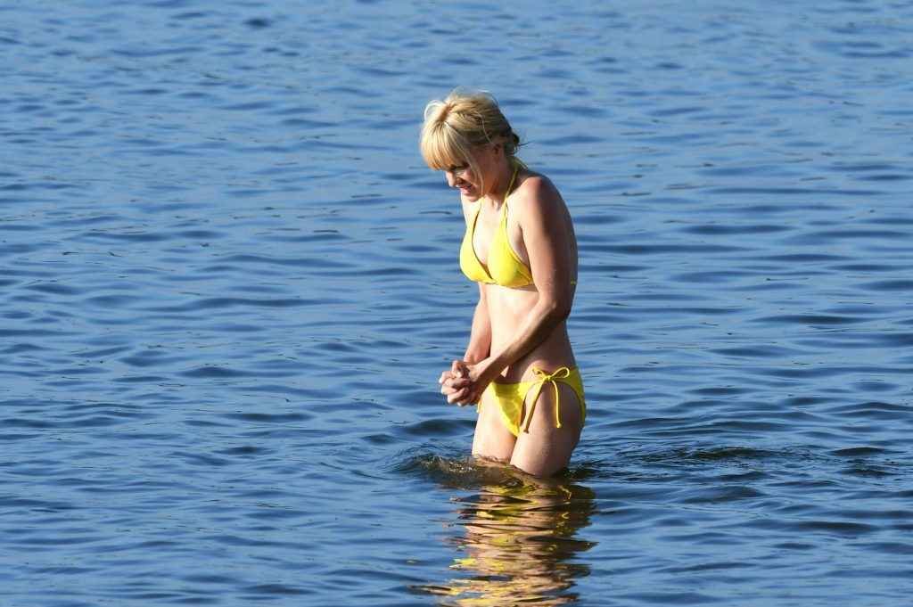 Anna Faris en bikini à Vancouver
