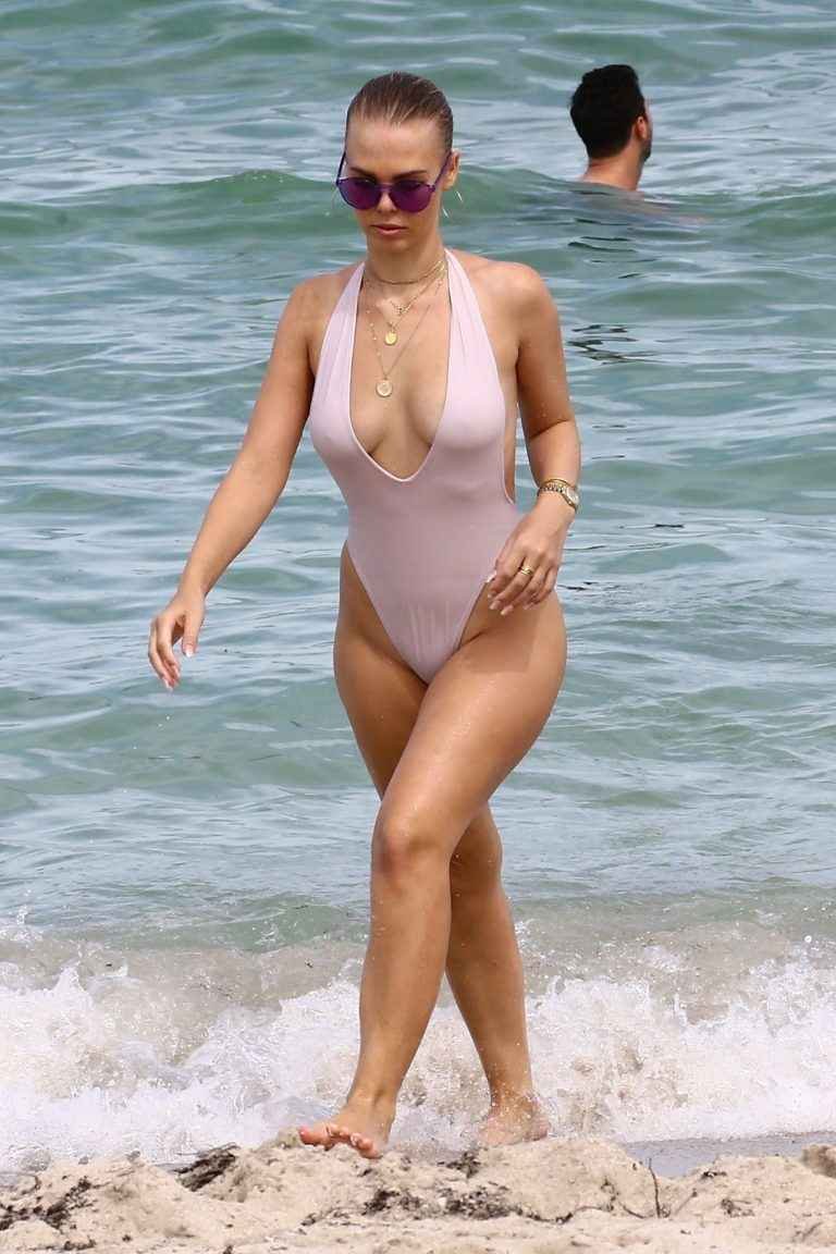 Bianca Elouise en maillot de bain à Miami