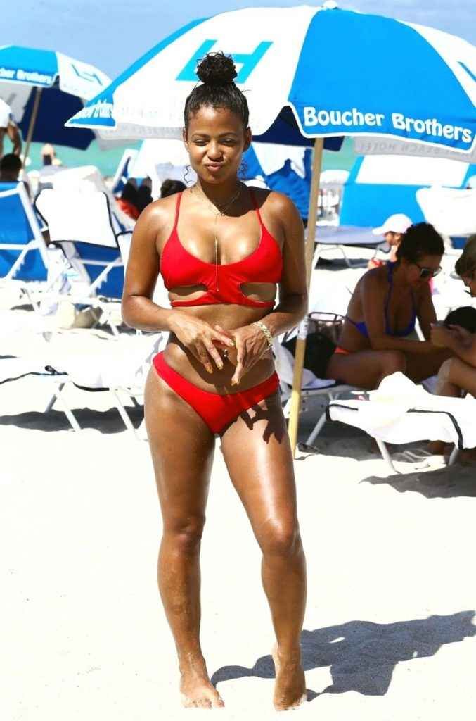 Christina Milian dans un bikini rouge à Miami