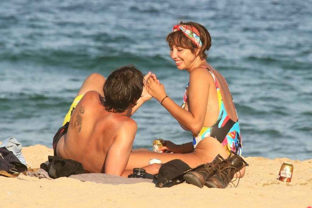 Jackie Cruz en maillot de bain à Barcelone