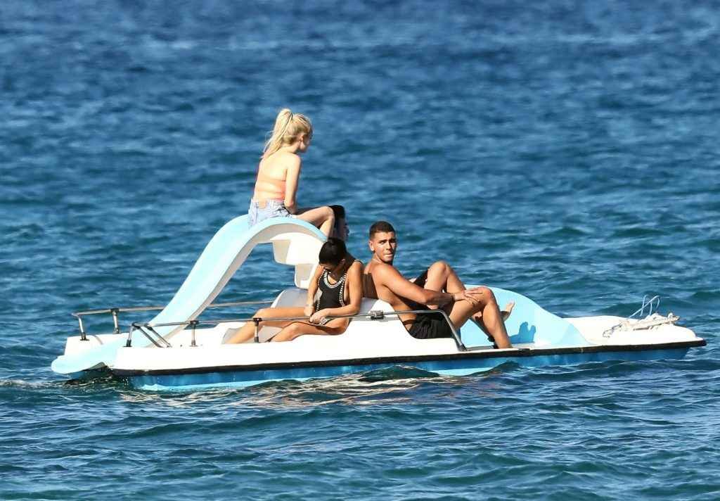 Kourtney Kardashian en maillot de bain à Saint-Tropez