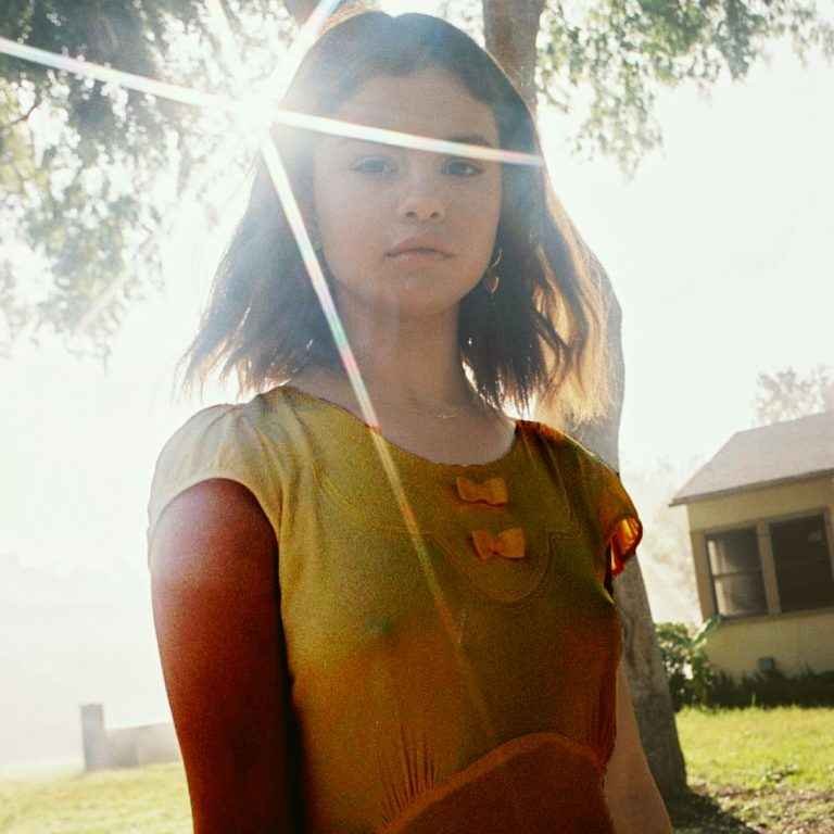 Selena Gomez présente son nouveau single « Fetish »