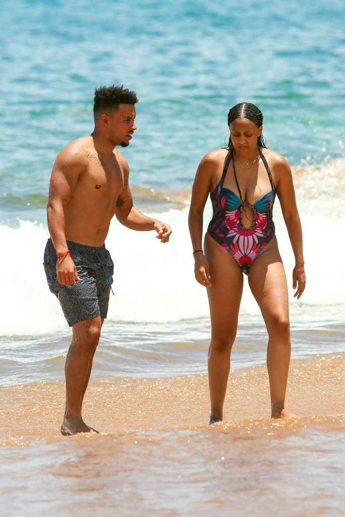 Tia Mowry en maillot de bain à Hawaii