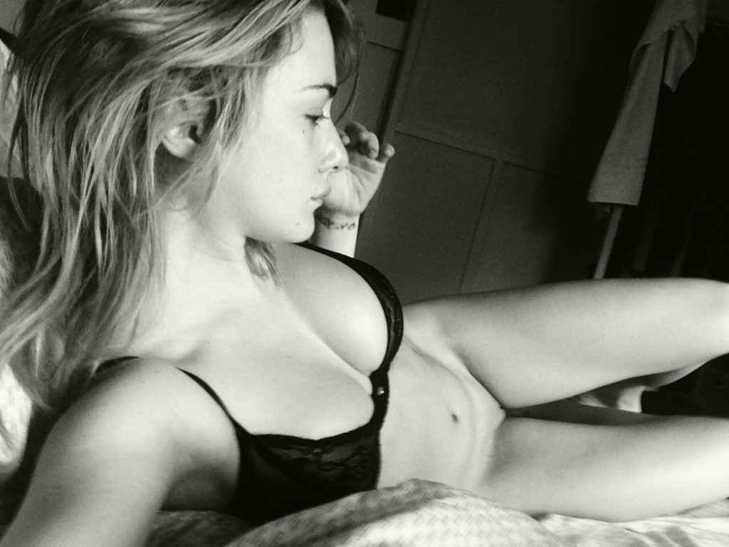 Addison Timlin nue, les photos intimes