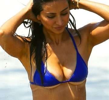 Noureen Dewulf en bikini à Santa Monica