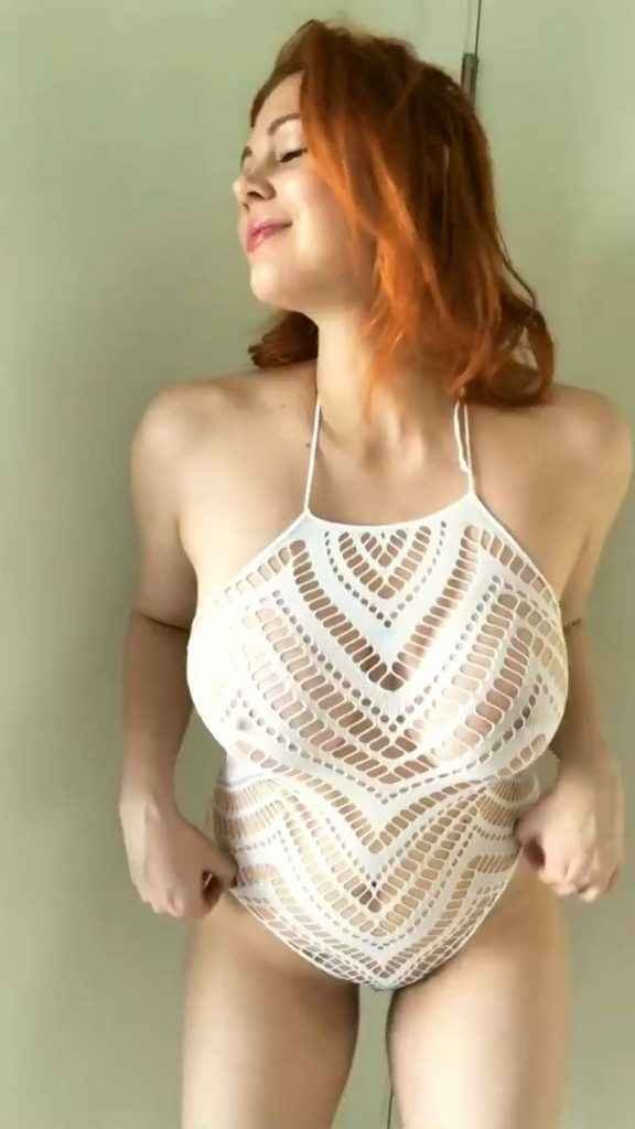 Maitland Ward à moitié nue sur Instagram