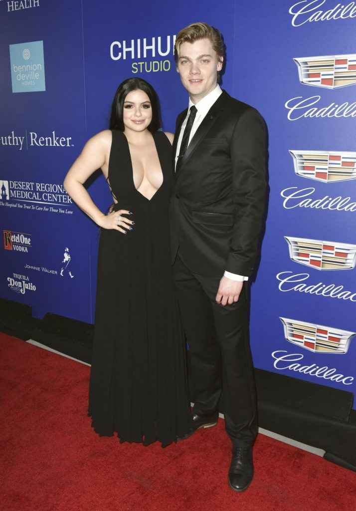 Ariel Winter exhibe son décolleté au Festival du Film de Palm Spring