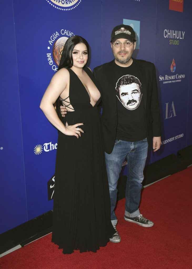 Ariel Winter exhibe son décolleté au Festival du Film de Palm Spring