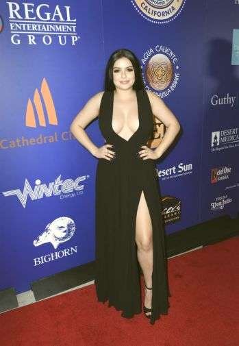 Ariel Winter exhibe son décolleté au Festival du Film de Palm Spring