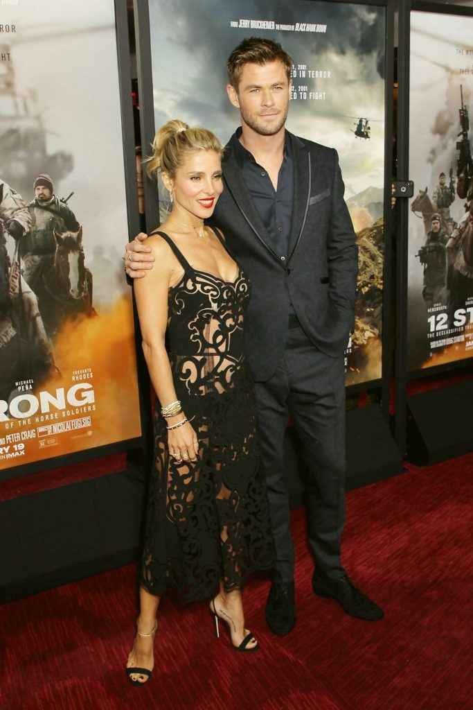 Elsa Pataky ouvre le décolleté à la première de "12 Strong"