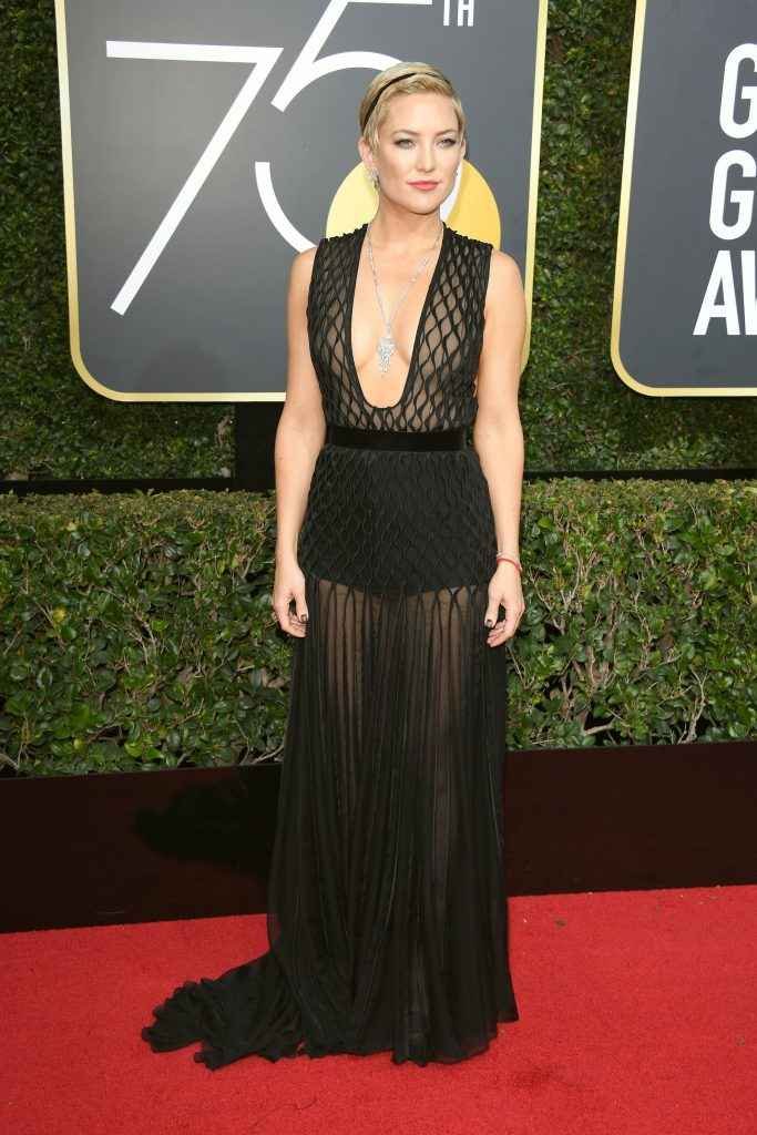 Kate Hudson sans soutien-gorge aux Golden Globes