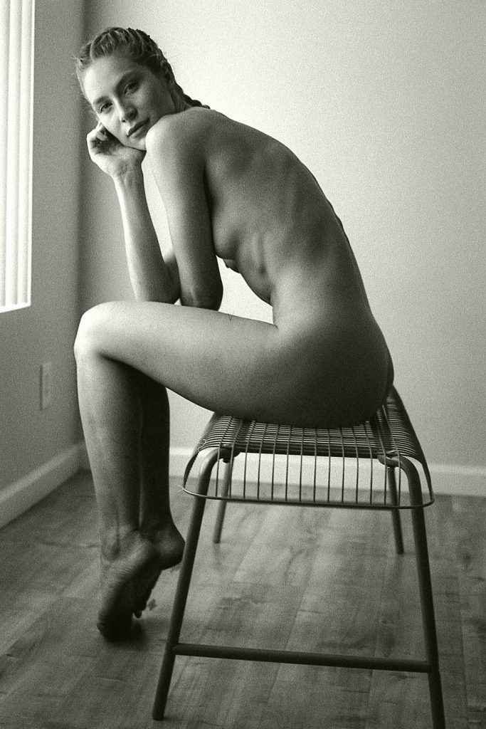 Laure Bonner nue