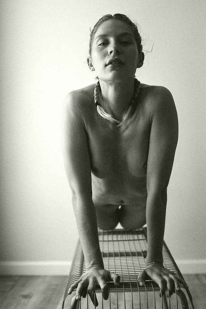 Laure Bonner nue