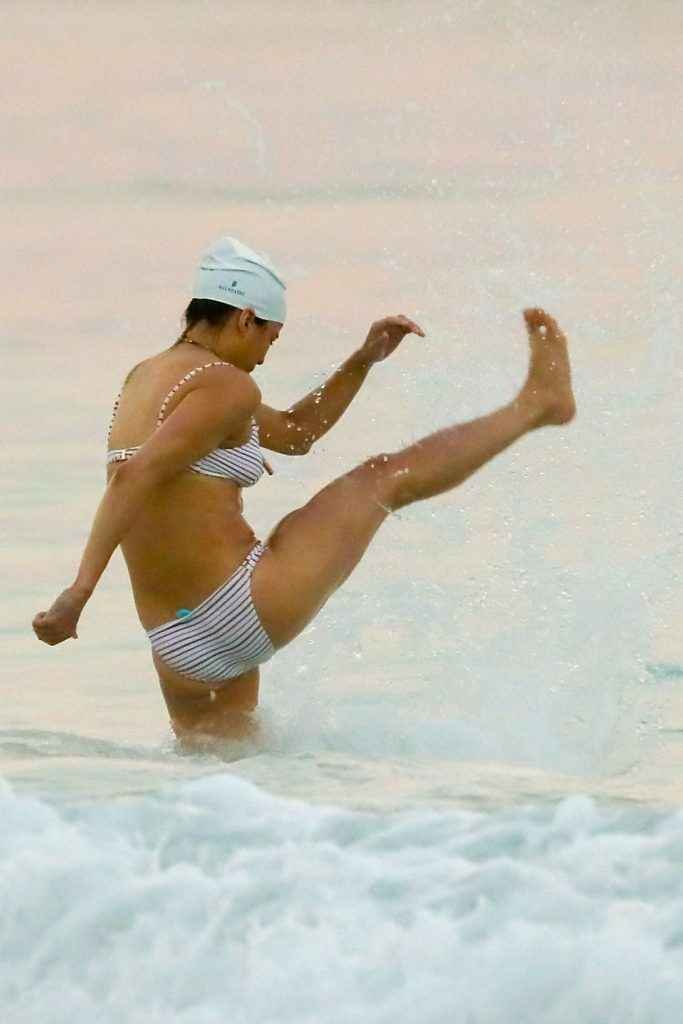 Michelle Rodriguez, oups, un sein à l'air