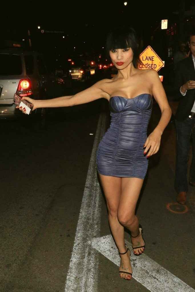 Bai Ling exhibe son décolleté à Los Angeles