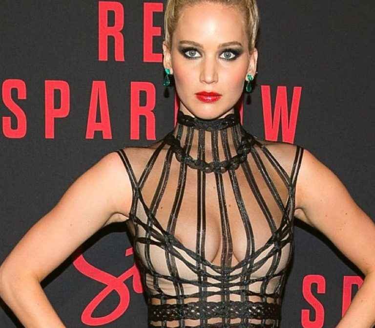 Jennifer Lawrence exhibe un décolleté un peu trop court