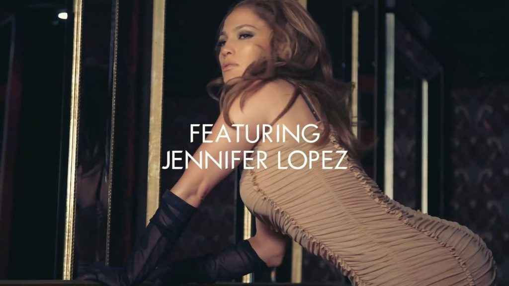 Jennifer Lopez pose dans Guess Mag