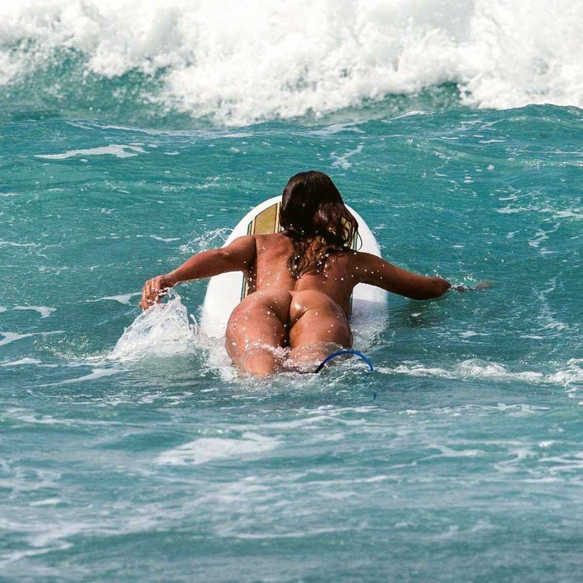 Marisa Papen nue à la mer