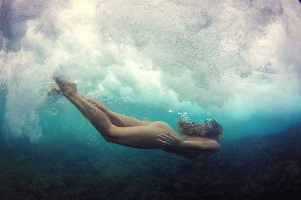 Marisa Papen nue à la mer