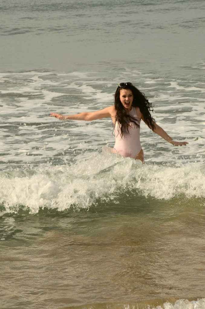 Natasha Blasick en maillot de bain à Malibu