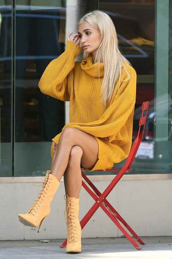 Sous la jupe de Pia Mia Perez