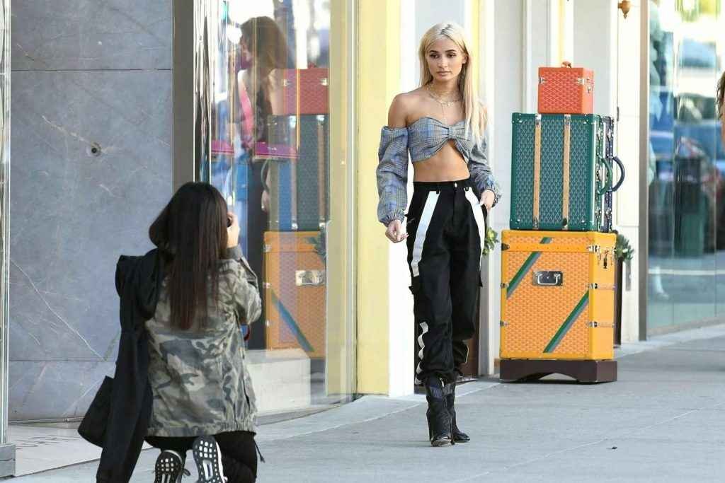 Sous la jupe de Pia Mia Perez