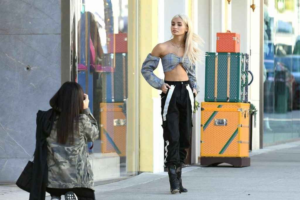 Sous la jupe de Pia Mia Perez