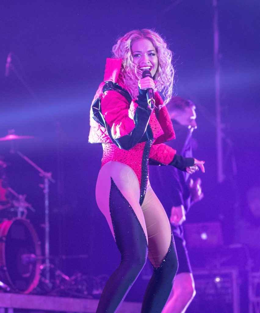 Rita Ora en concert au Kosovo