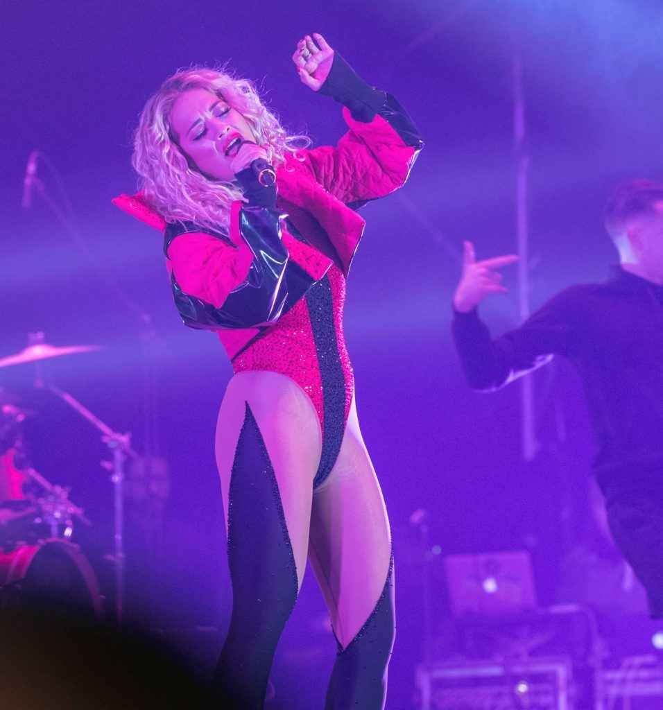 Rita Ora en concert au Kosovo