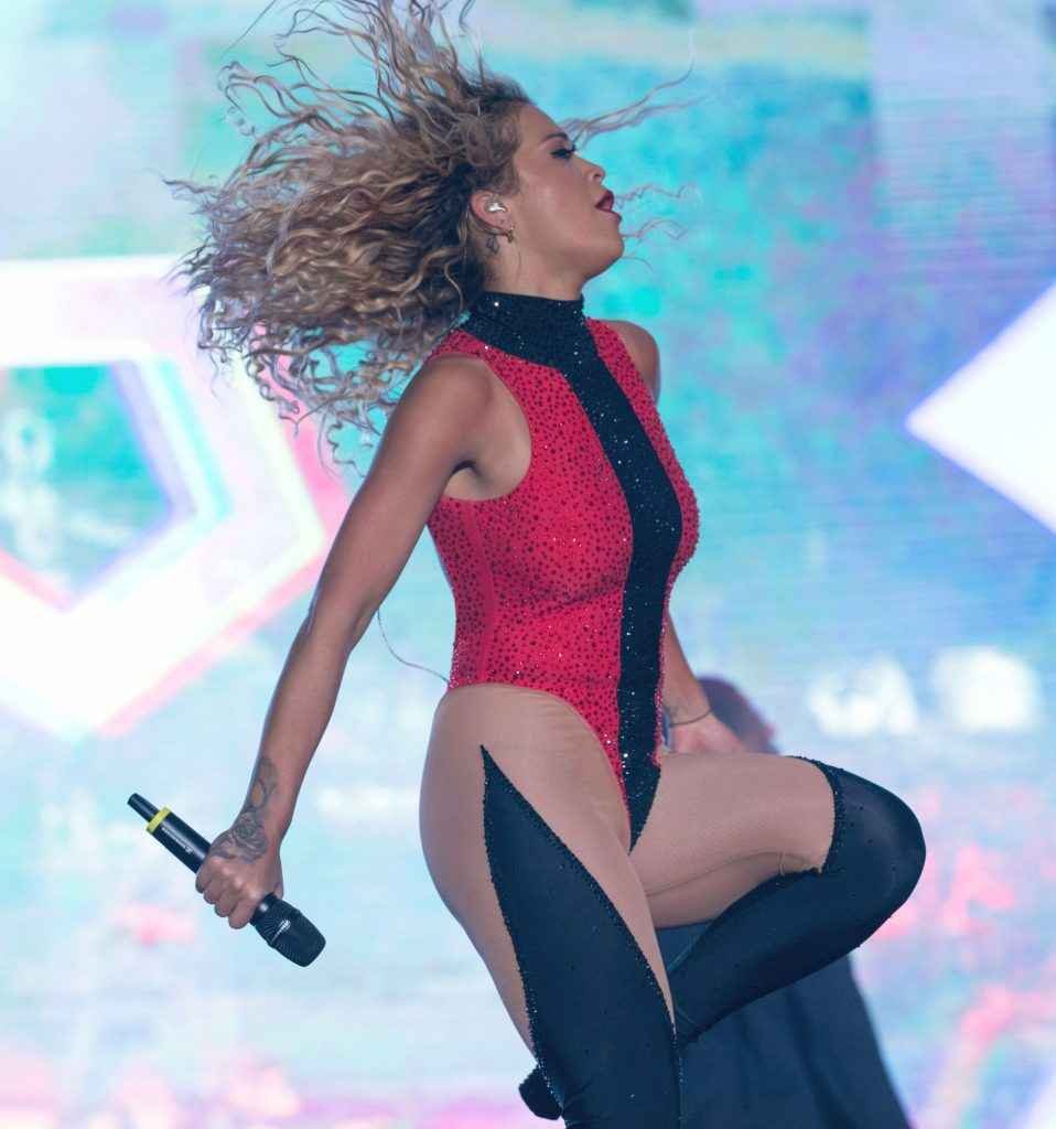 Rita Ora en concert au Kosovo