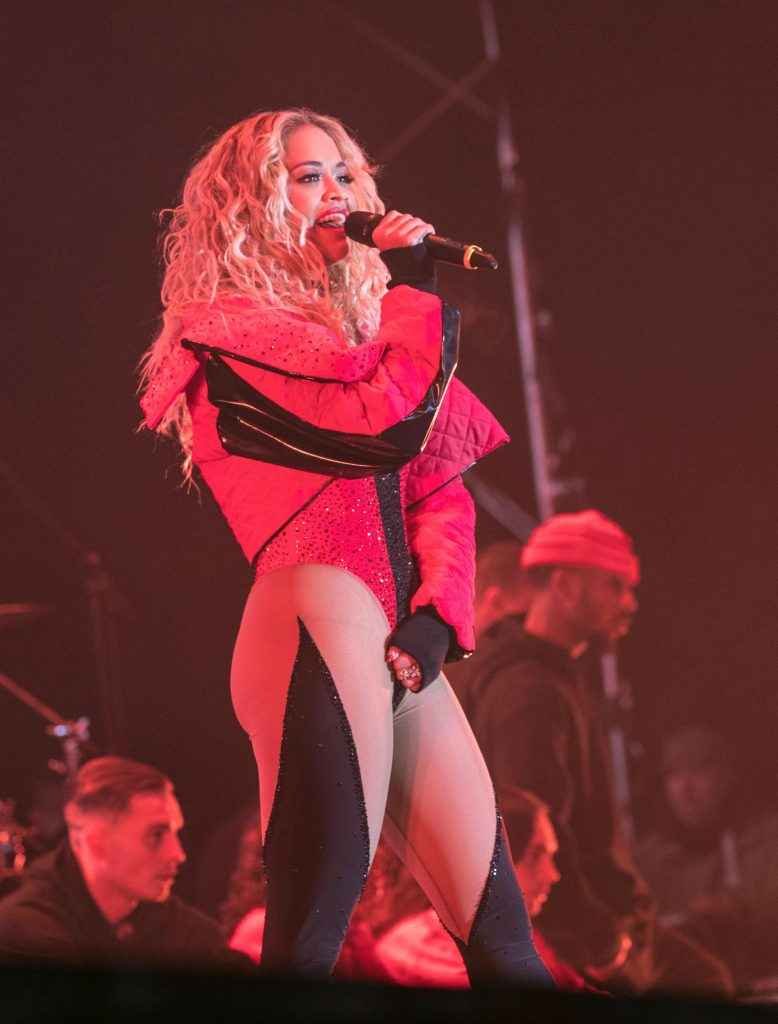 Rita Ora en concert au Kosovo